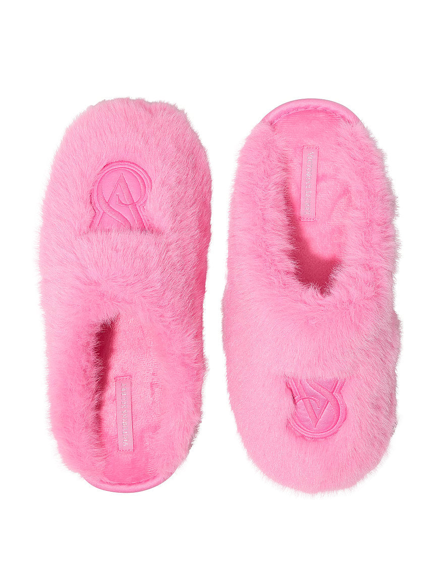 VICTORIA'S SECRET
Luxe Plush Closed-Toe Slippers