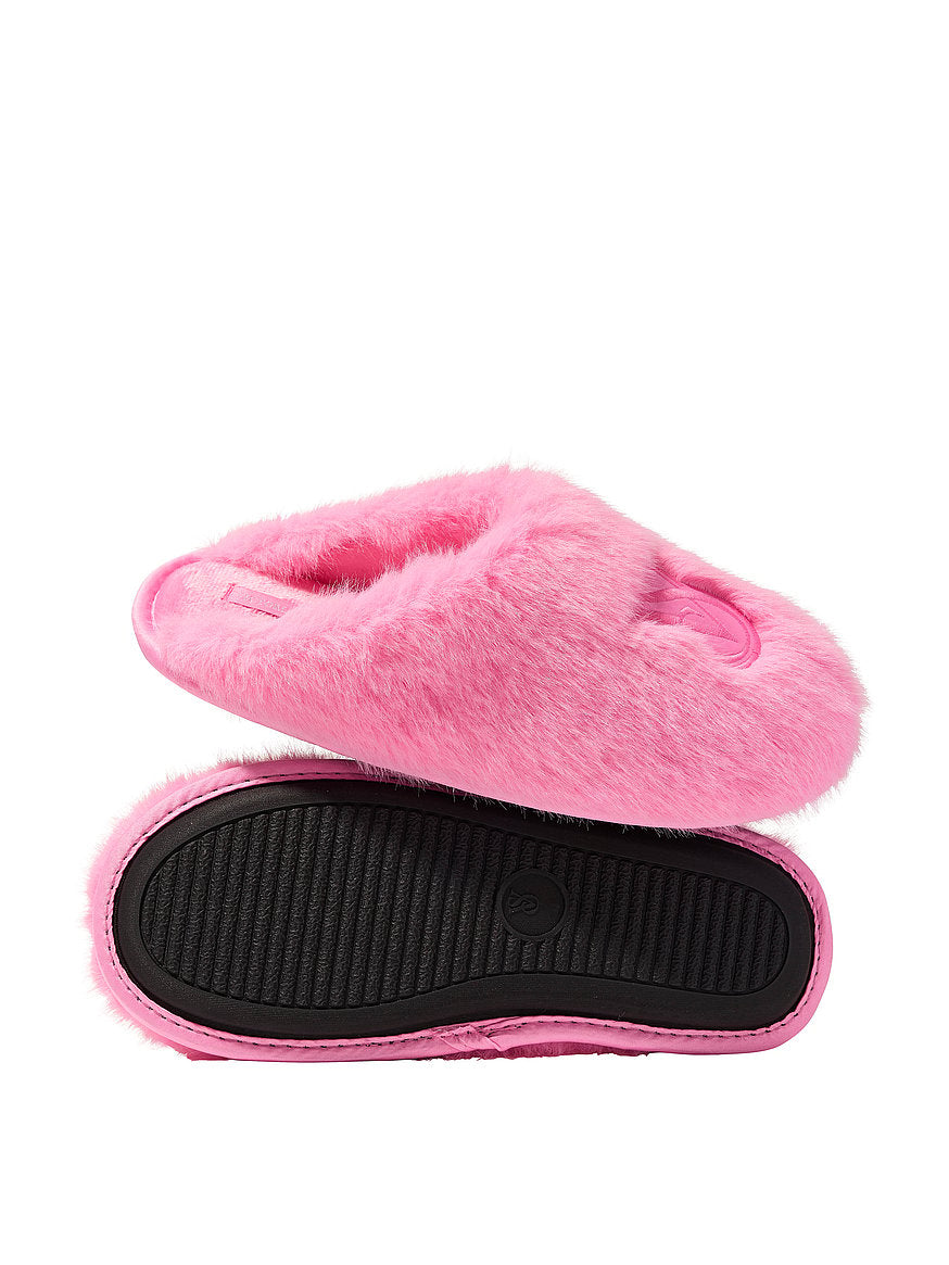VICTORIA'S SECRET
Luxe Plush Closed-Toe Slippers